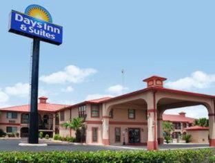 Days Inn & Suites By Wyndham Braunig Lake Elmendorf Værelse billede