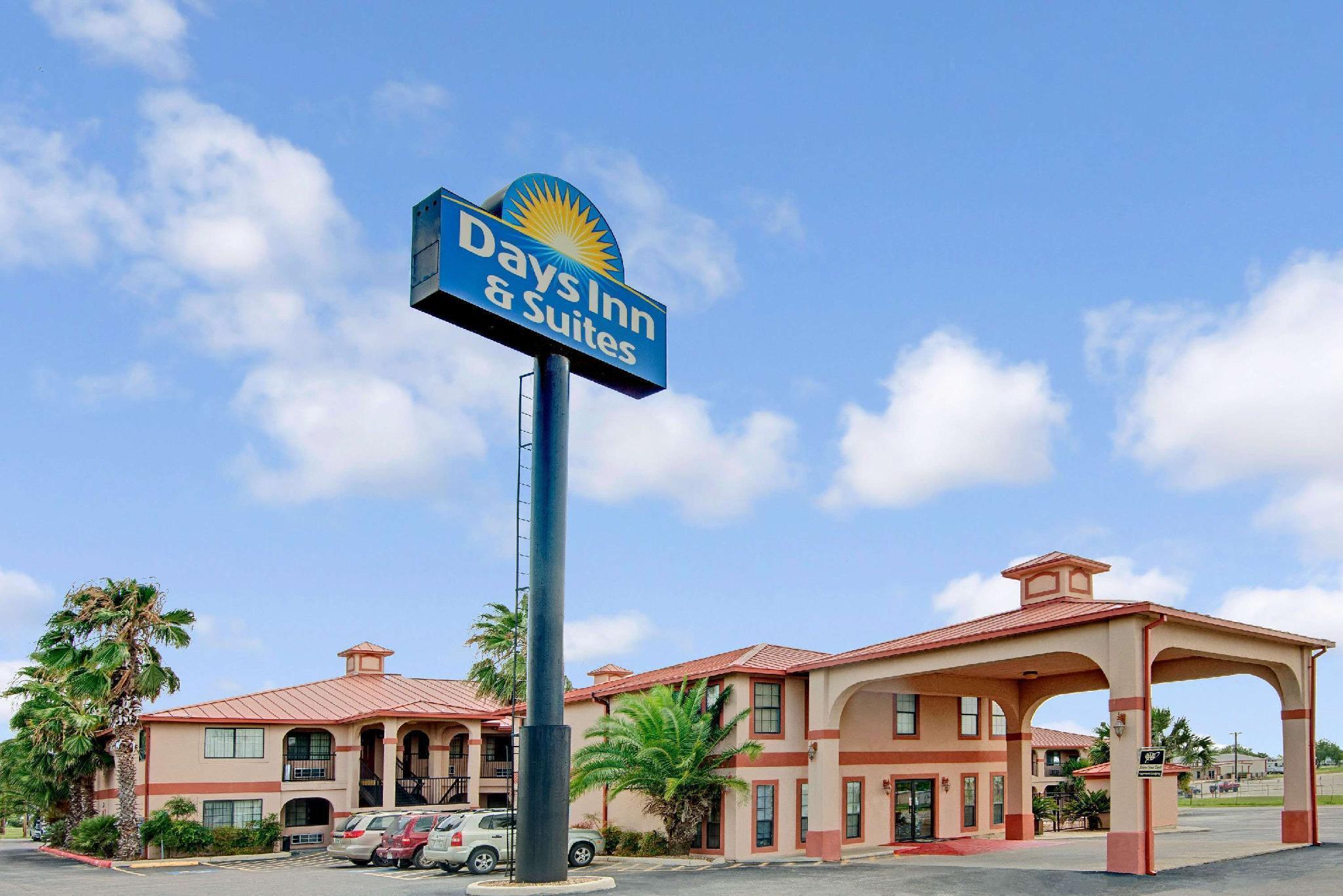 Days Inn & Suites By Wyndham Braunig Lake Elmendorf Eksteriør billede